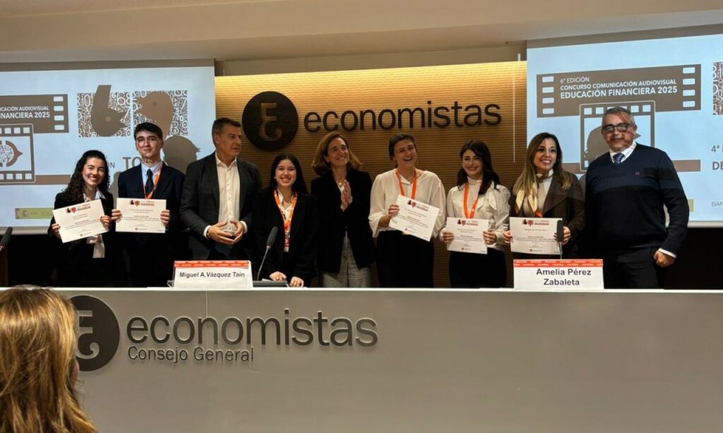 IV TORNEO DEBATE ECONOMICO FINAL ECONOMISTAS (10)