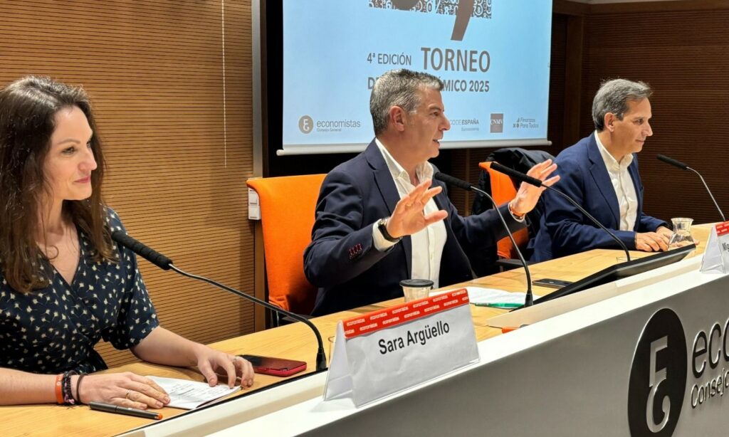 IV TORNEO DEBATE ECONOMICO FINAL ECONOMISTAS (19)